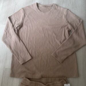 Men’s ALO YOGA Tan Long Sleeve Waffle Knit Top size Large (brand new never worn)